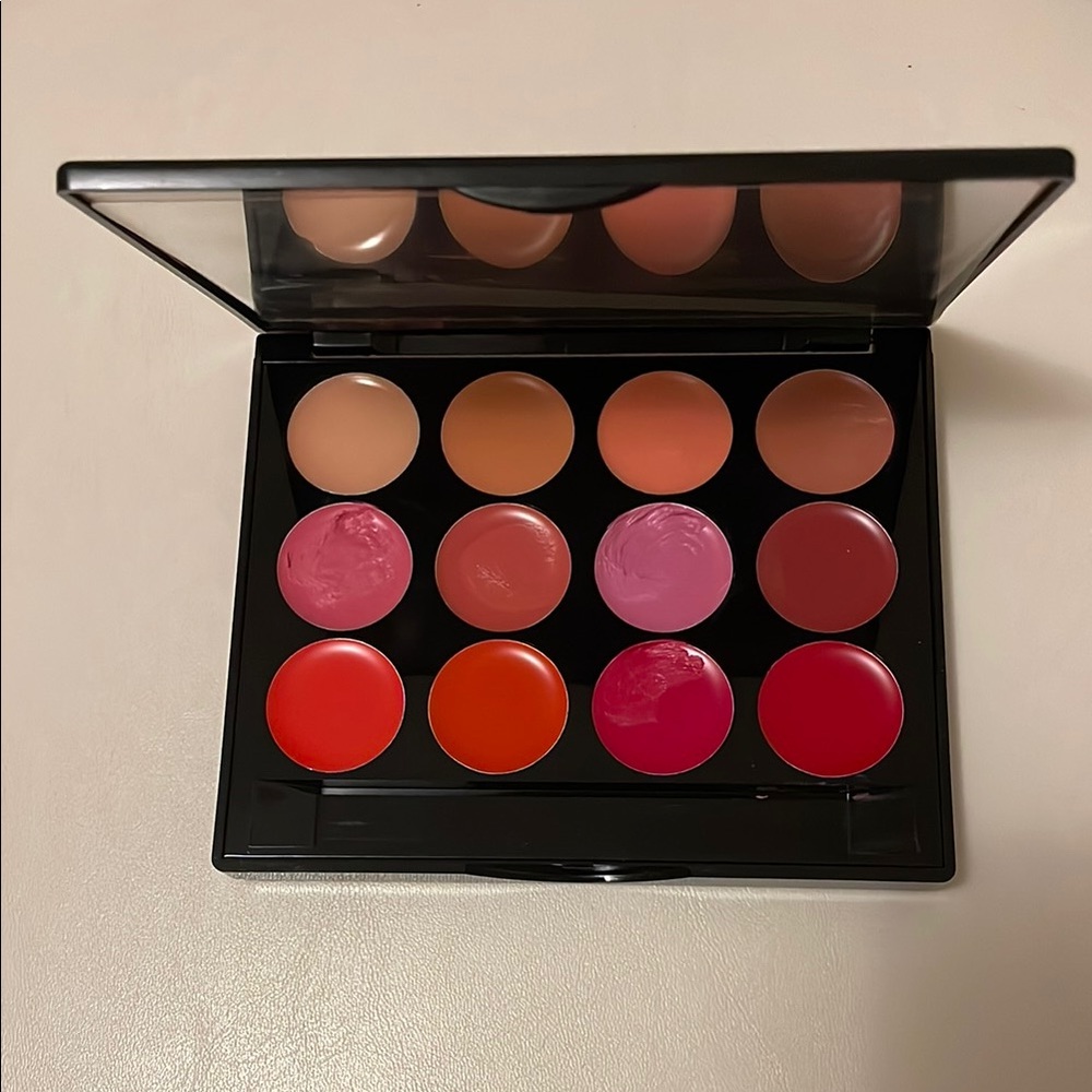 💋12-Color ISH Lip Palette W/ Mirror - Opened